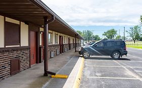 Knights Inn - Chanute